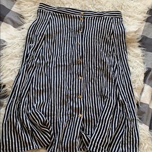 Black and white striped skirt. (Size: M)